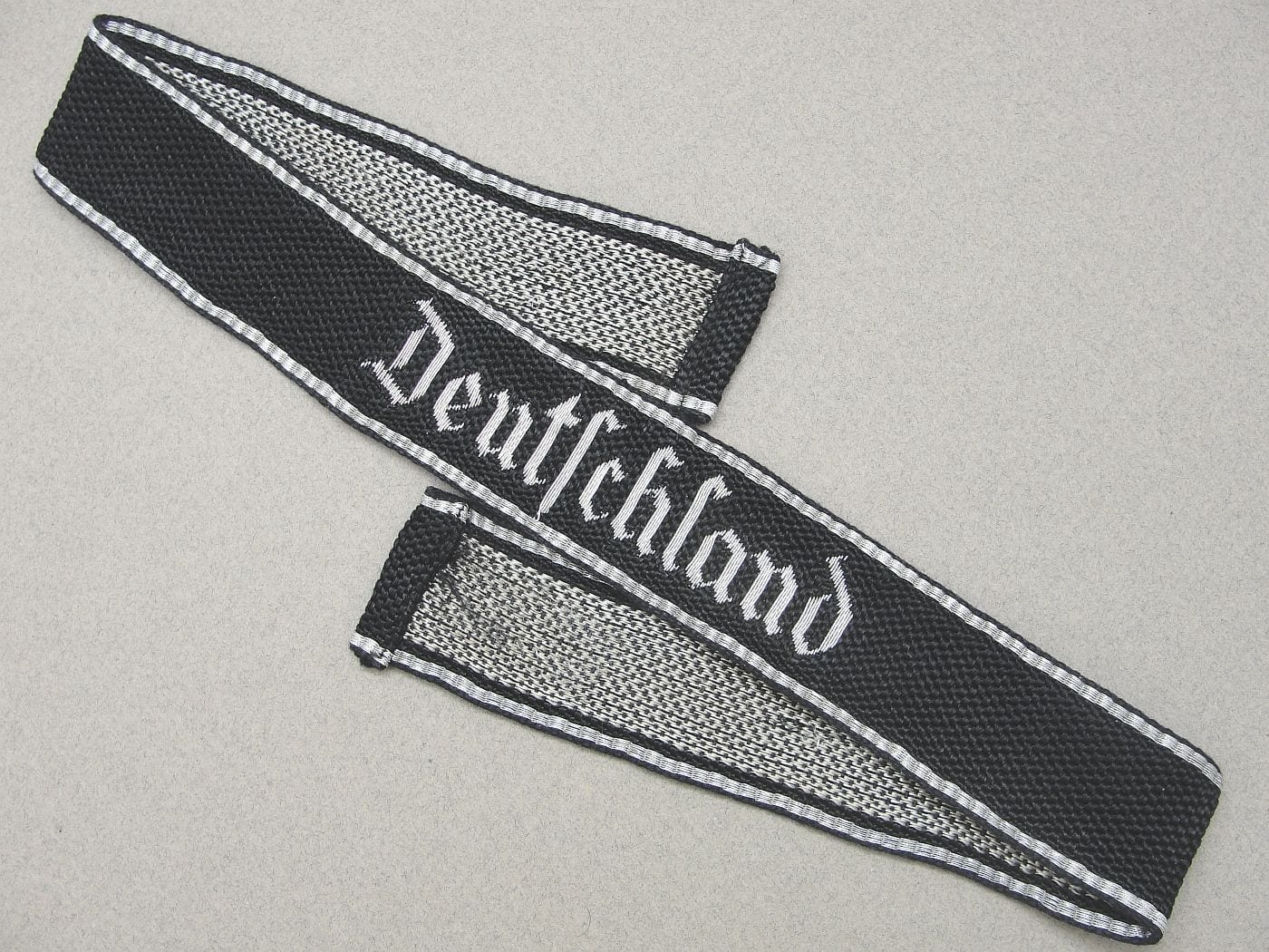 Flatwire SS Officer's "Deutschland" Cuff Title, Gothic Lettering