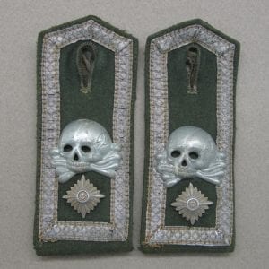 5th Cavalry Regiment Shoulder Boards with Over-sized Army/SS Cap Pattern Skulls